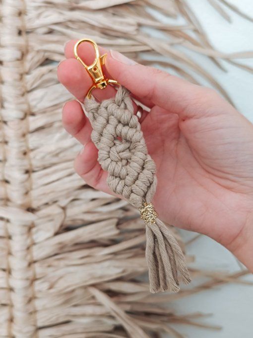 Tutoriel pdf  le porte clef en macramé